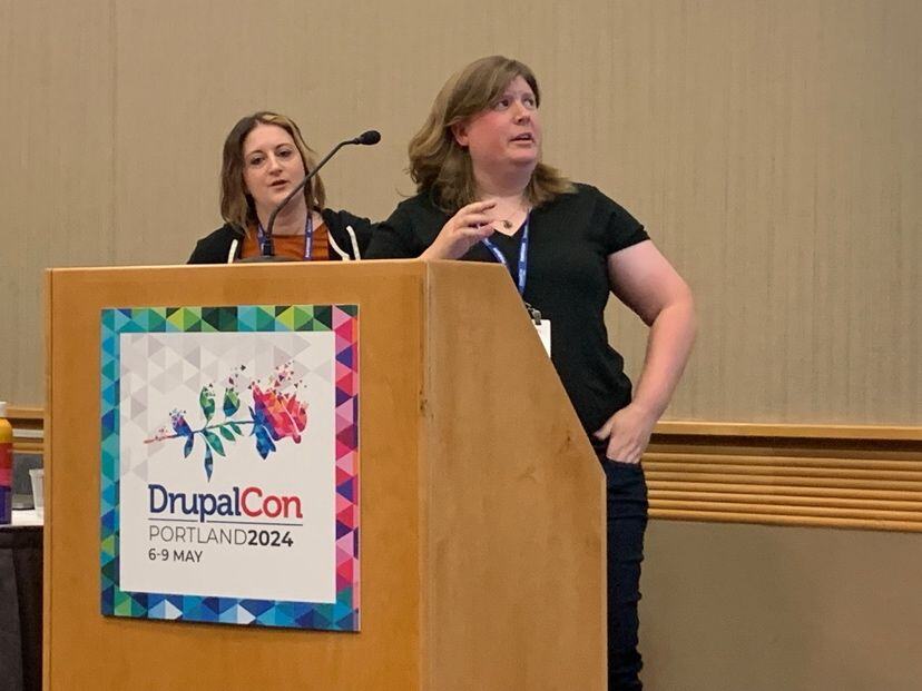 Mandee present DrupalCon